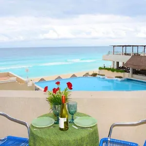 Apartment Ocean Front Suite, Balcony, Kitchen., Cancun
